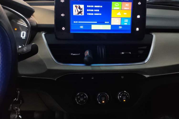 Used Baojun 360 2021 1.5L Manual Elite Edition Audio And AC Panel