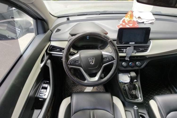 Used Baojun 360 2021 1.5L CVT Elite Version 77kW Steering Wheel