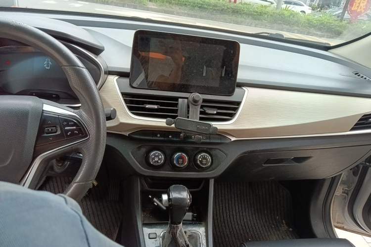 Used Baojun 360 2021 1.5L CVT Elite Version 77kW Audio And AC Panel