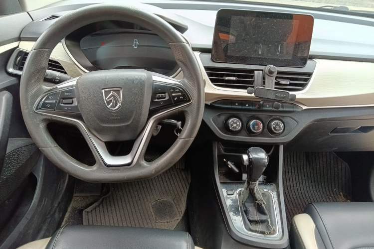 Used Baojun 360 2021 1.5L CVT Elite Version 77kW Center Console