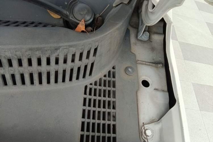 Used Baojun 360 2021 1.5L CVT Elite Version 77kW Engine Bay Left