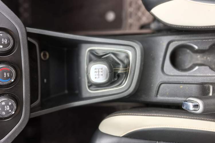 Used Baojun 360 2021 1.5L Manual Elite Edition Gear Lever