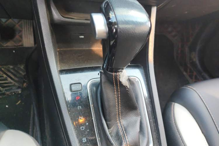 Used Baojun 360 2021 1.5L CVT Luxury Version 77kW Gear Lever