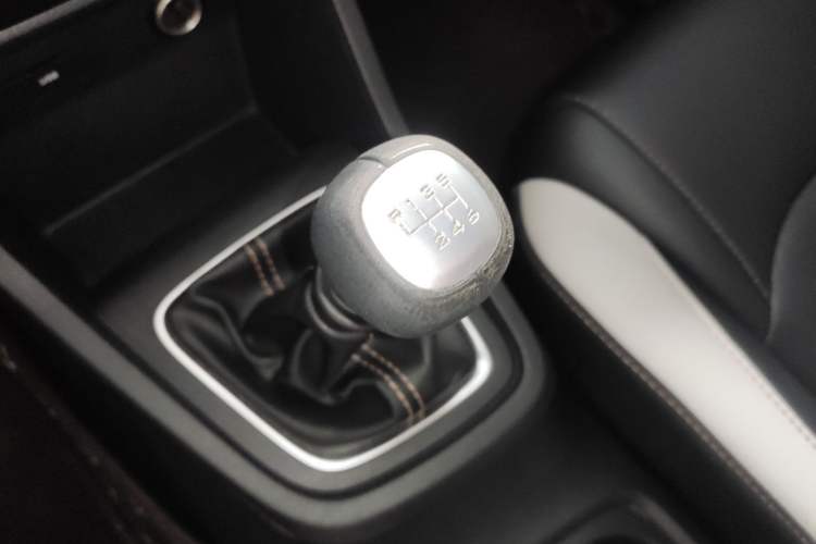 Used Baojun 360 2021 1.5L Manual Elite Edition Gear Lever