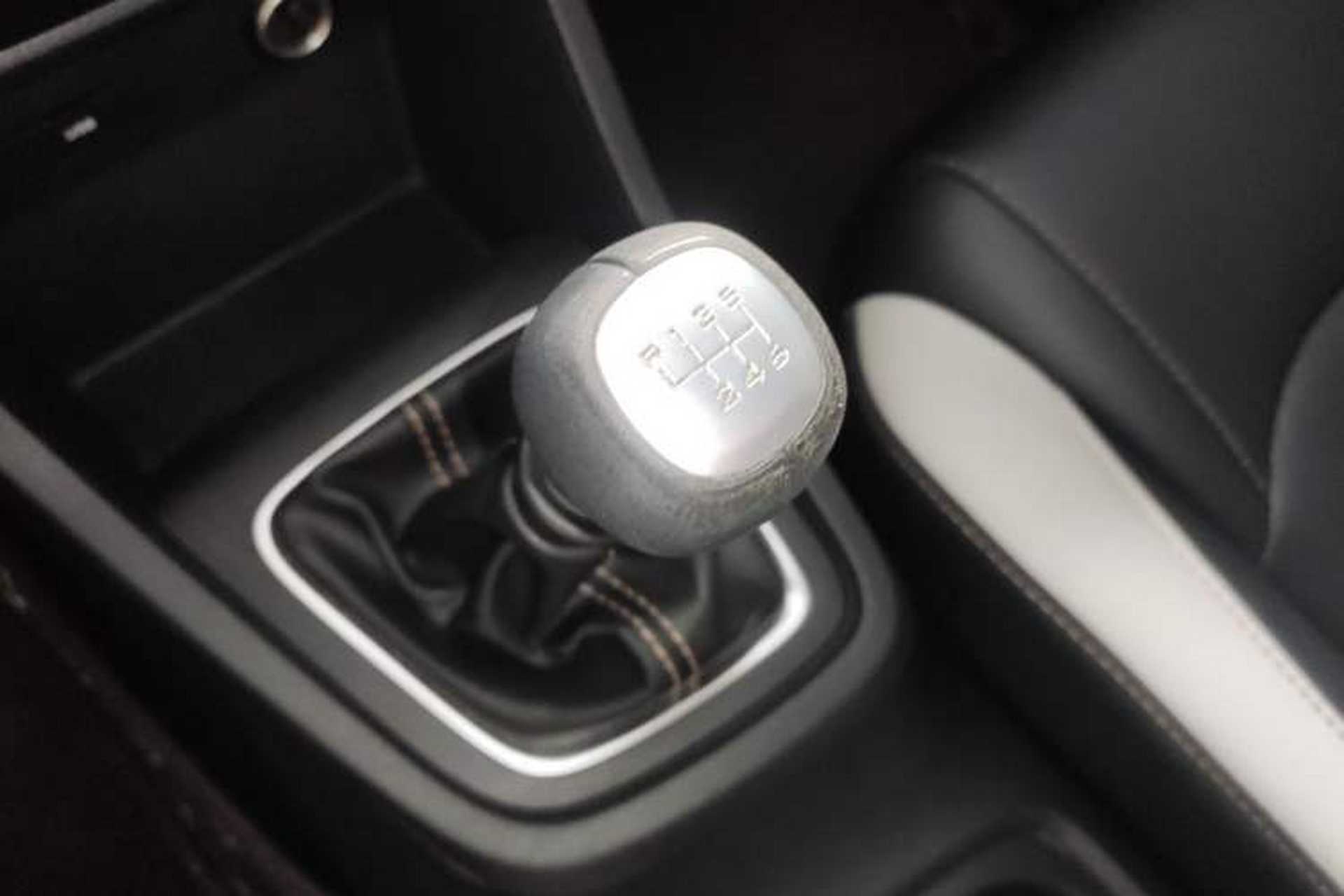 Used Baojun 360 2021 1.5L Manual Elite Edition Gear Lever