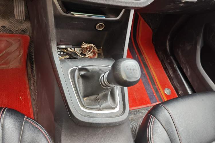 Used Baojun 360 2021 1.5L Manual Comfort Edition Gear Lever