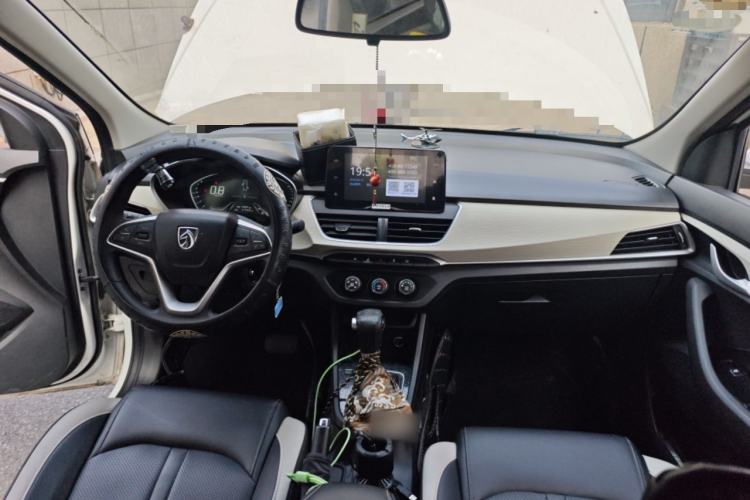 Used Baojun 360 2021 1.5L CVT Elite Version 77kW Interior 2