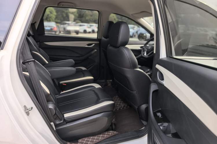 Used Baojun 360 2021 1.5L Manual Elite Edition Interior 5