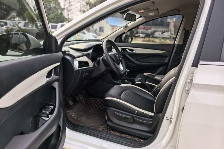 Used Baojun 360 2021 1.5L Manual Elite Edition Interior 7