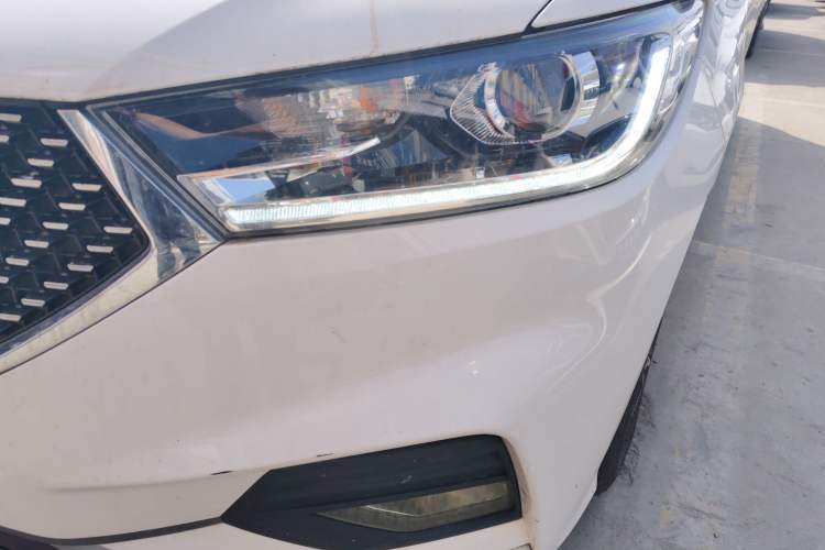 Used Baojun 360 2021 1.5L CVT Luxury Version 77kW Left Front Headlight