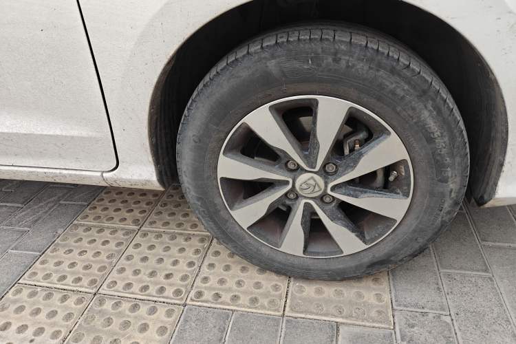 Used Baojun 360 2021 1.5L Manual Comfort Edition Right Front Wheel Hub
