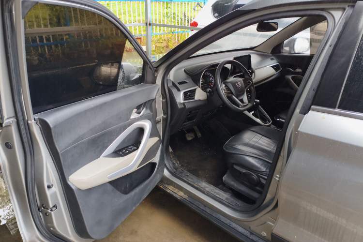 Used Baojun 510 2019 1.5L CVT Enjoyment Model China VI Emission Standard Driver Seat