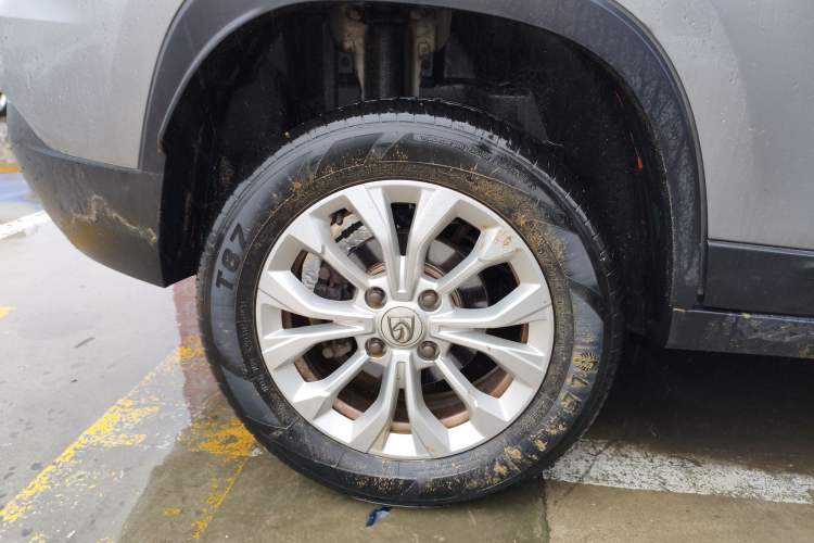 Used Baojun 510 2019 1.5L CVT Enjoyment Model China VI Emission Standard Right Rear Wheel Hub