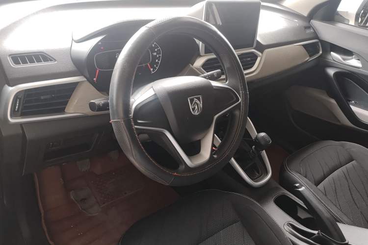 Used Baojun 510 2019 1.5L Manual Jingxiang Model 77kW China VI Emission Standard Interior 6