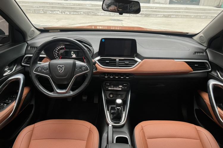 Used Baojun 510 2017 1.5L Manual Luxury Model Interior 1
