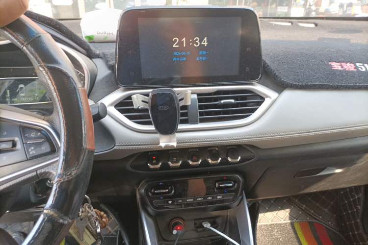 Used Baojun 510 2017 1.5L Manual Fashion Model Audio And AC Panel