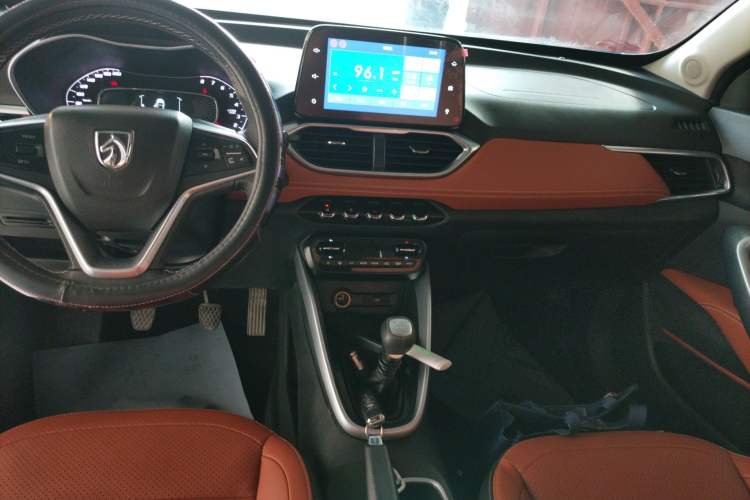 Used Baojun 510 2017 1.5L Manual Luxury Model Audio And AC Panel