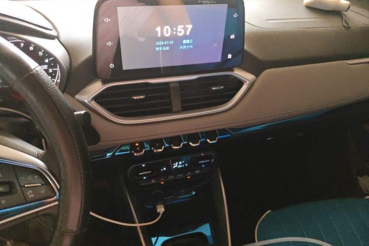 Used Baojun 510 2017 1.5L Manual Fashion Model Audio And AC Panel