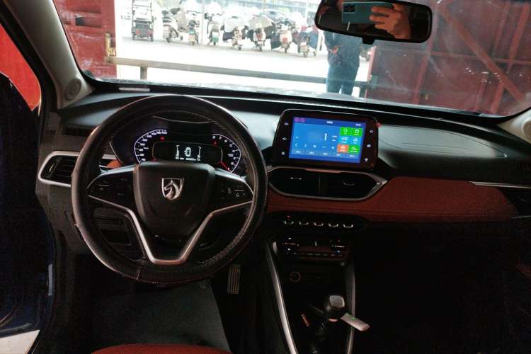 Used Baojun 510 2017 1.5L Manual Luxury Model Center Console