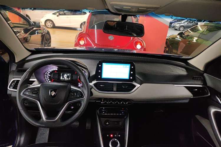 Used Baojun 510 2017 1.5L Automatic Fashion Model Center Console