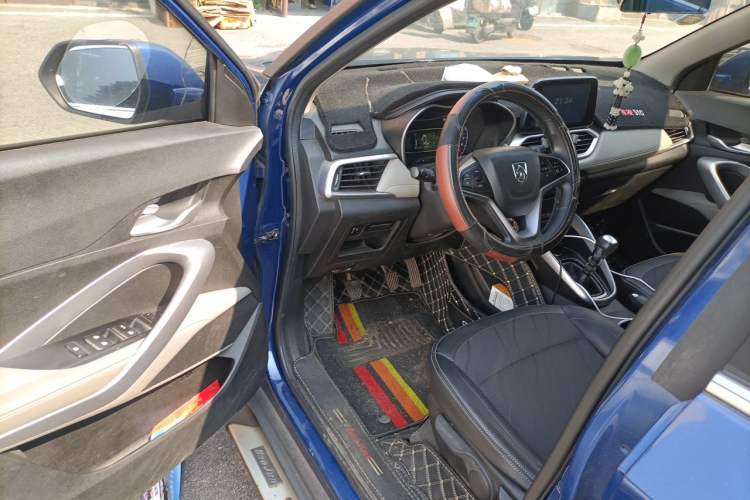 Used Baojun 510 2017 1.5L Manual Fashion Model Driver Seat