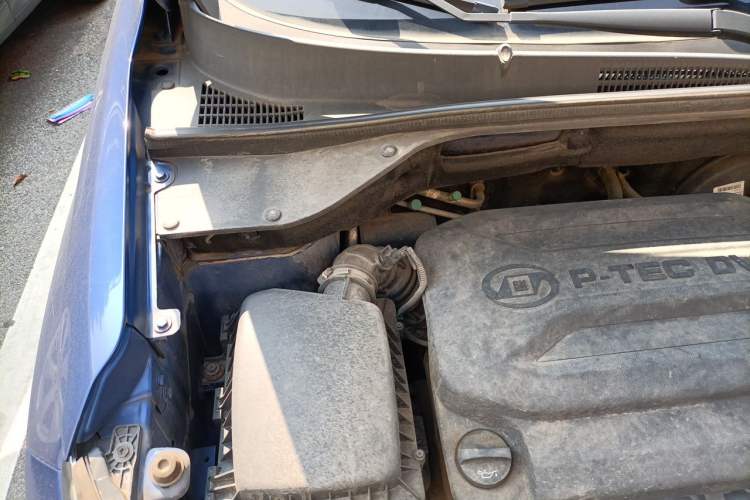 Used Baojun 510 2017 1.5L Manual Fashion Model Engine Bay Right