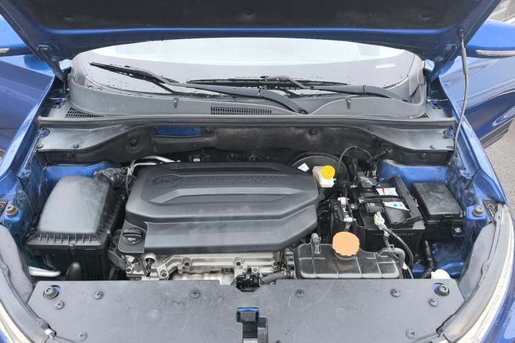 Used Baojun 510 2017 1.5L Automatic Fashion Model Engine Bay