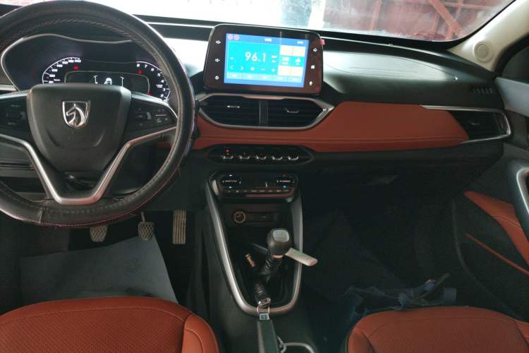 Used Baojun 510 2017 1.5L Manual Luxury Model Gear Lever