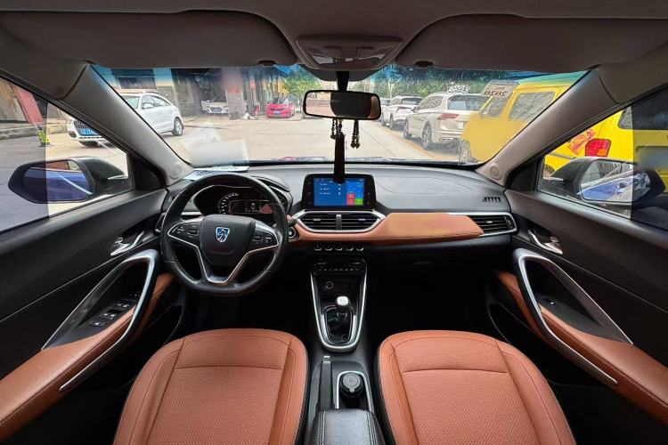 Used Baojun 510 2017 1.5L Manual Luxury Model Interior 1