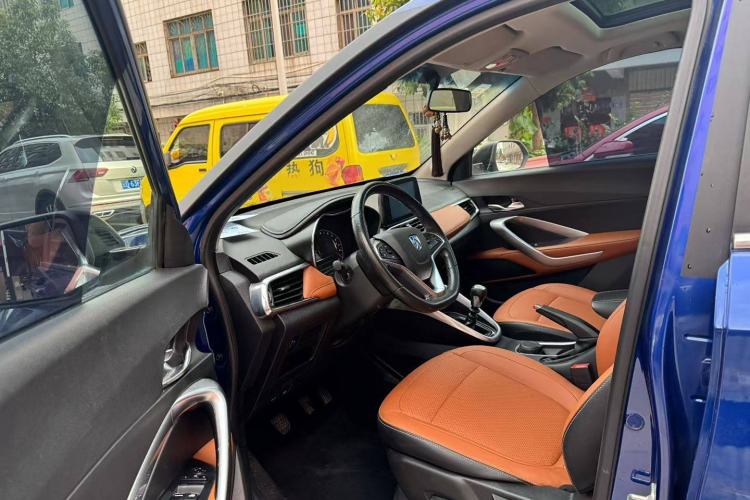 Used Baojun 510 2017 1.5L Manual Luxury Model Interior 2