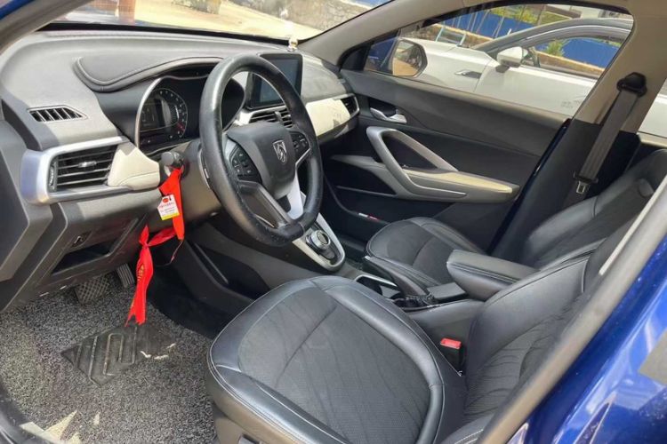 Used Baojun 510 2017 1.5L Automatic Fashion Model Interior 2