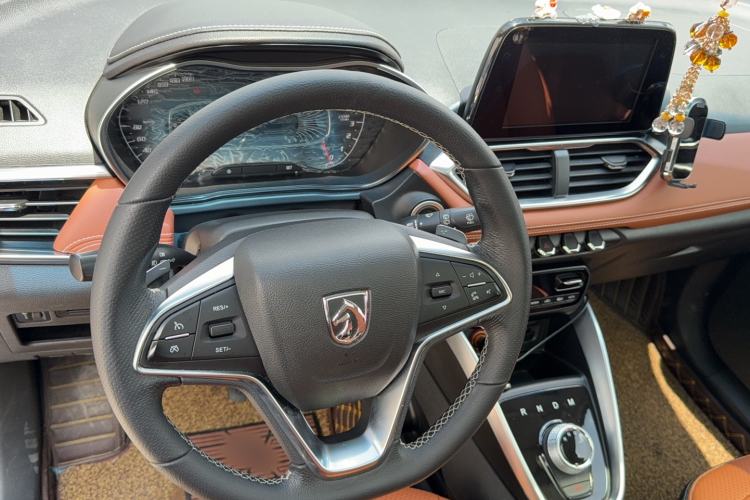 Used Baojun 510 2017 1.5L Automatic Luxury Model Interior 5