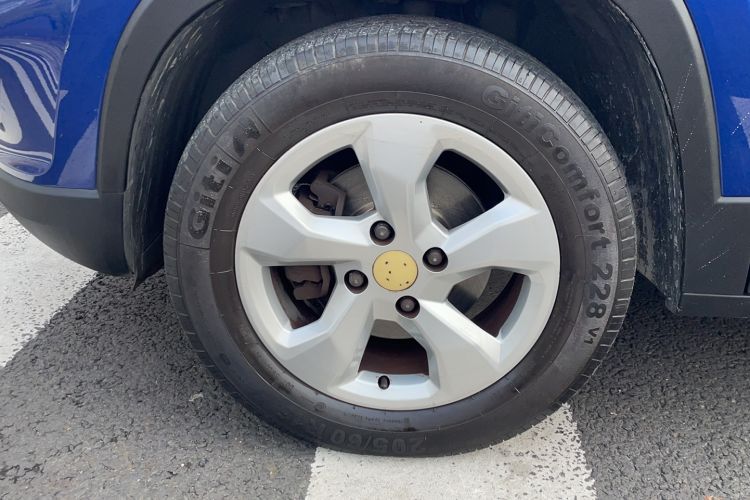 Used Baojun 510 2017 1.5L Automatic Fashion Model Left Front Wheel Hub