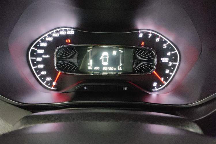 Used Baojun 510 2017 1.5L Automatic Fashion Model Odometer Close Up