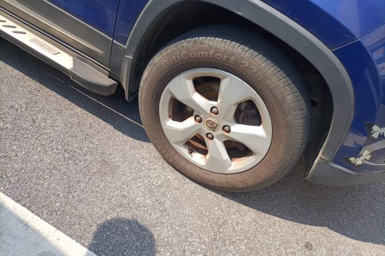Used Baojun 510 2017 1.5L Manual Fashion Model Right Front Wheel Hub