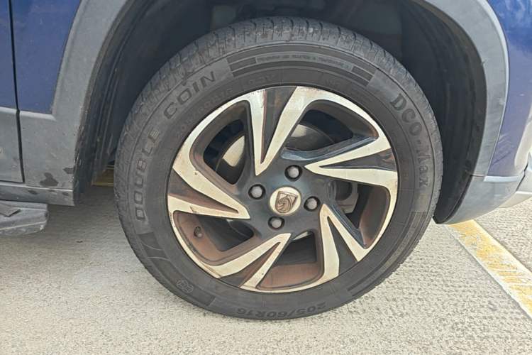 Used Baojun 510 2017 1.5L Automatic Luxury Model Right Front Wheel Hub