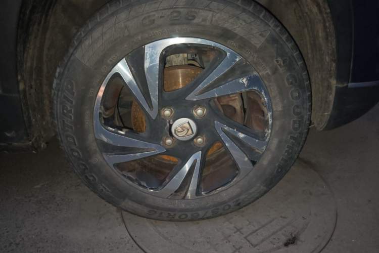 Used Baojun 510 2017 1.5L Manual Luxury Model Right Front Wheel Hub