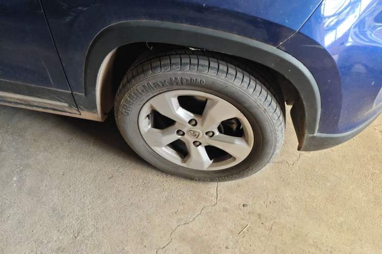Used Baojun 510 2017 1.5L Manual Fashion Model Right Front Wheel Hub
