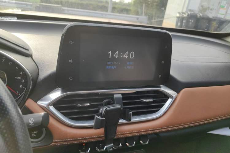 Used Baojun 510 2017 1.5L Manual Luxury Model Audio And AC Panel