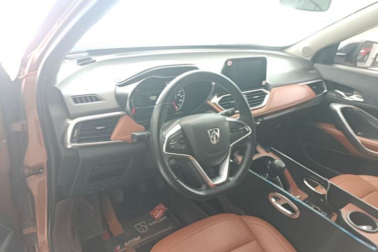 Used Baojun 510 2017 1.5L Manual Luxury Model Center Console