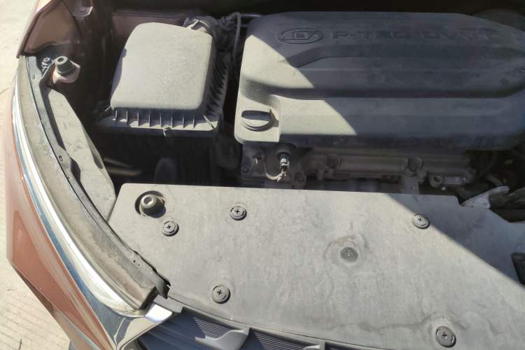 Used Baojun 510 2017 1.5L manual Comfort trim Engine Bay Right