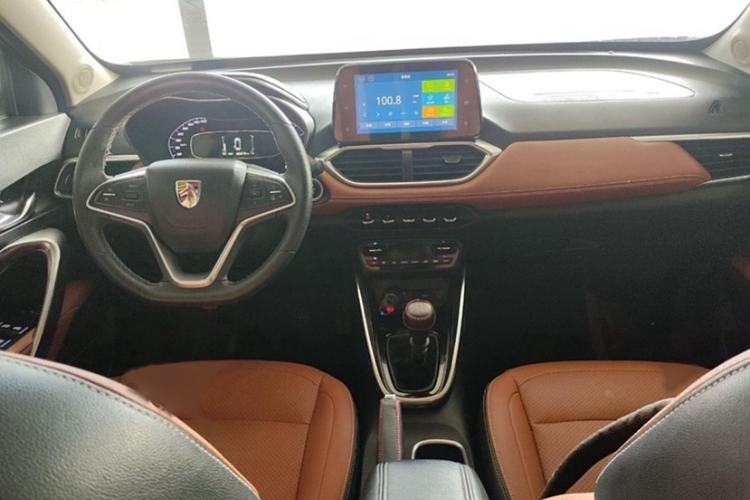 Used Baojun 510 2017 1.5L Manual Luxury Model Interior 1