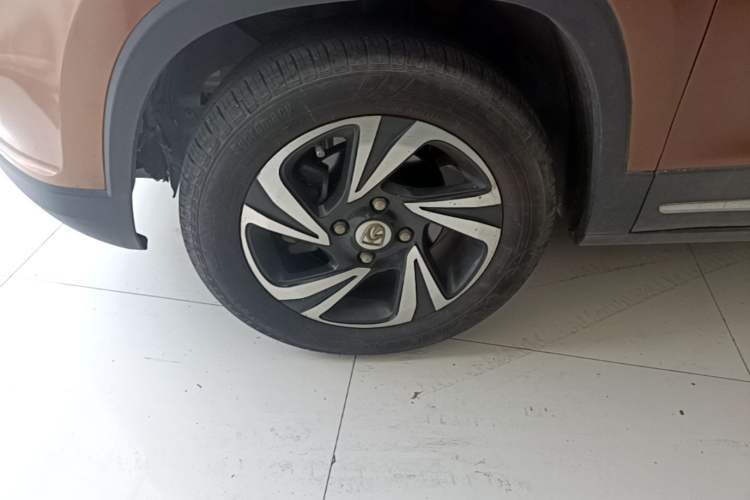 Used Baojun 510 2017 1.5L Manual Luxury Model Left Front Wheel Hub