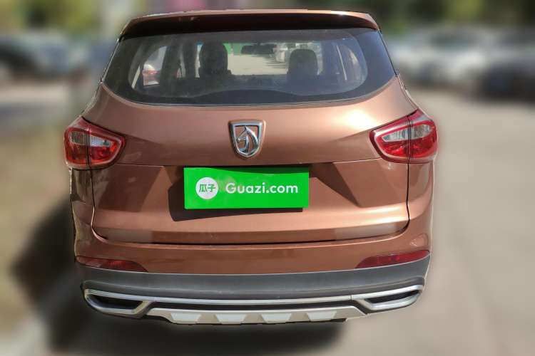 Used Baojun 510 2017 1.5L manual Comfort trim Rear