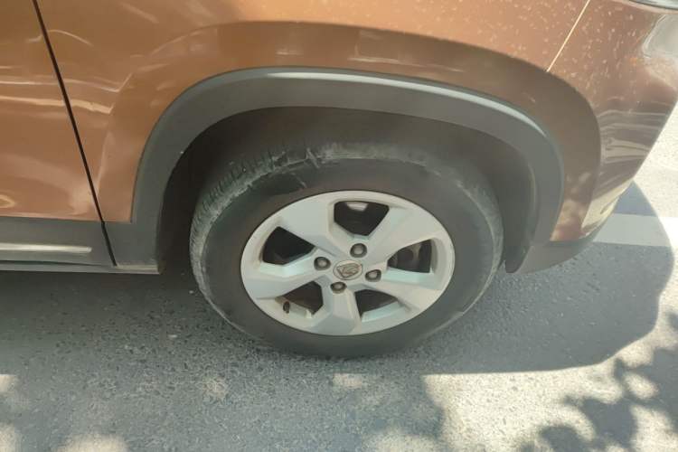 Used Baojun 510 2017 1.5L Manual Fashion Model Right Front Wheel Hub
