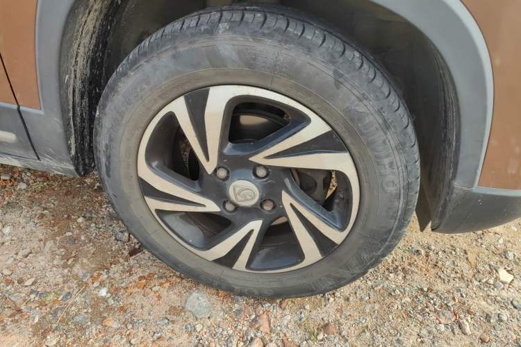 Used Baojun 510 2017 1.5L Manual Luxury Model Right Front Wheel Hub