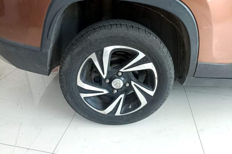 Used Baojun 510 2017 1.5L Manual Luxury Model Right Rear Wheel Hub