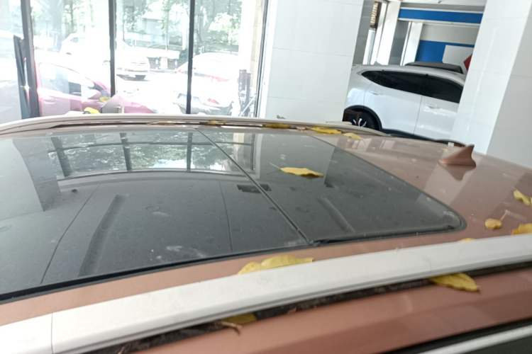Used Baojun 510 2017 1.5L Manual Luxury Model Roof