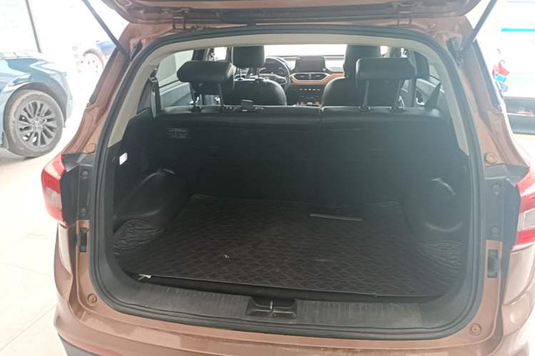 Used Baojun 510 2017 1.5L Manual Luxury Model Trunk