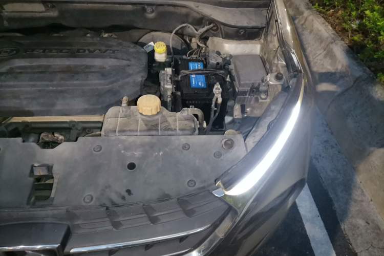 Used Baojun 510 2017 1.5L Automatic Fashion Model Engine Bay Left